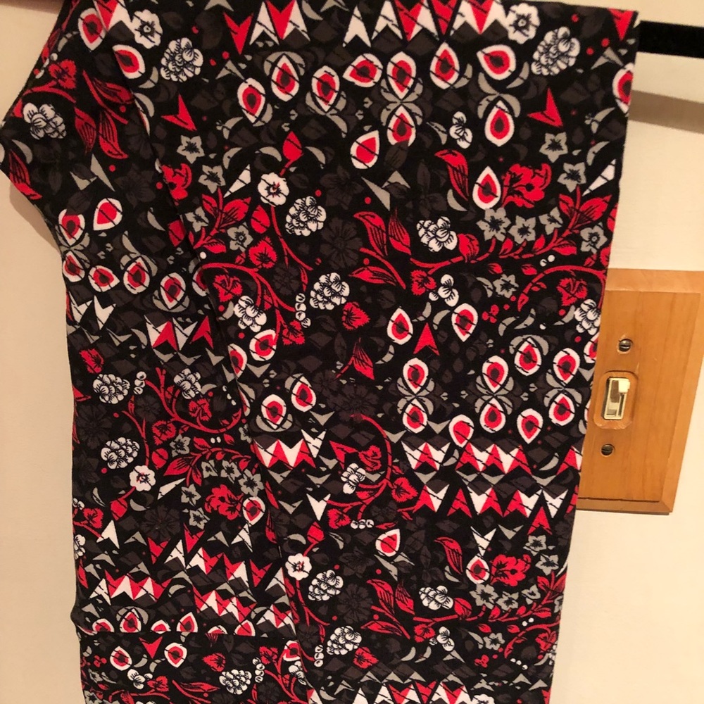 Tall and curvy lularoe leggings